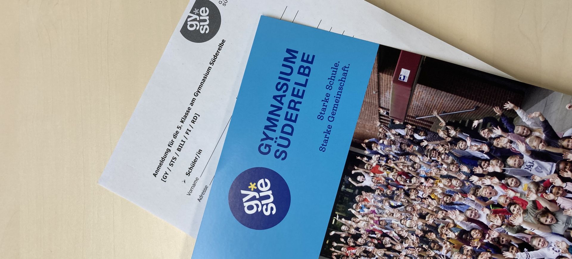 5243106C-0CC4-4F2F-9335-6E2C43CC707B 5243106C-0CC4-4F2F-9335-6E2C43CC707B